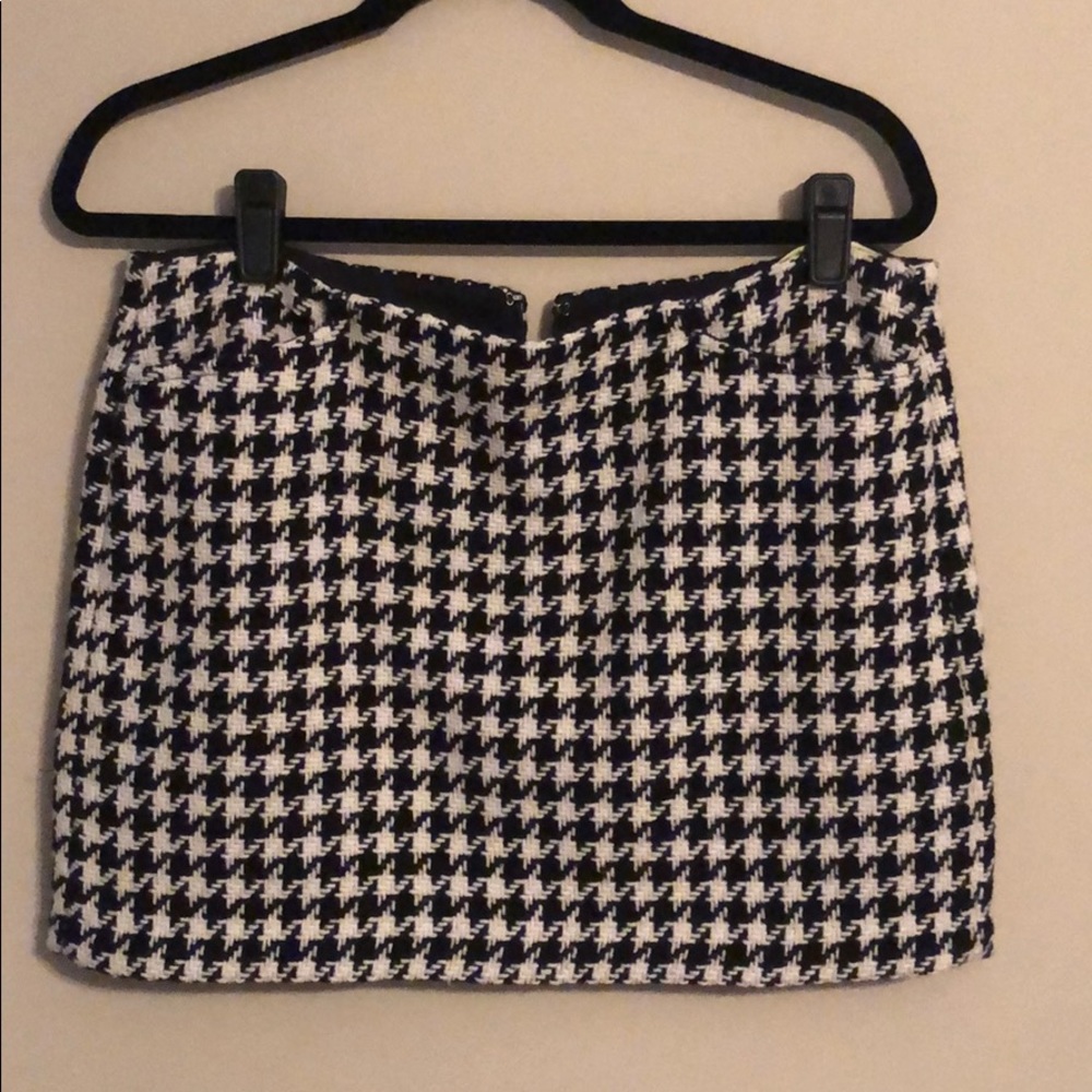 Houndstooth skirt with pockets !